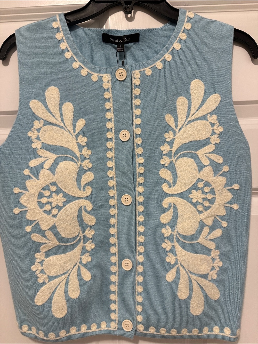 Sprout & Bolt Women's Light Blue Embroidered Button Front Vest
